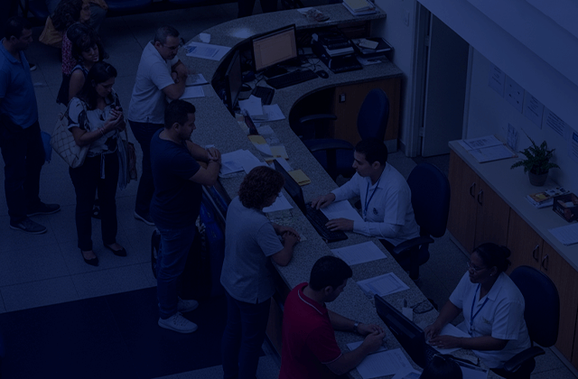 ROI na Saúde: Quanto custa o minuto de espera do seu paciente?